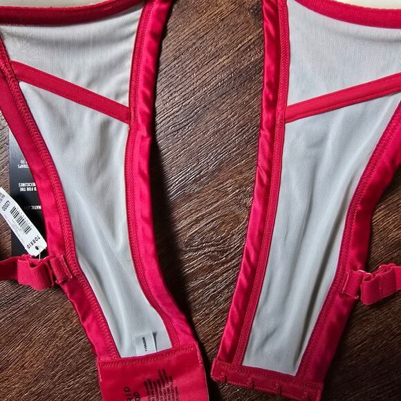 Plunge Push-Up Embroidered Lace Straight Back Bra - 42DDD - :Lipstick Red - Picture 6 of 12